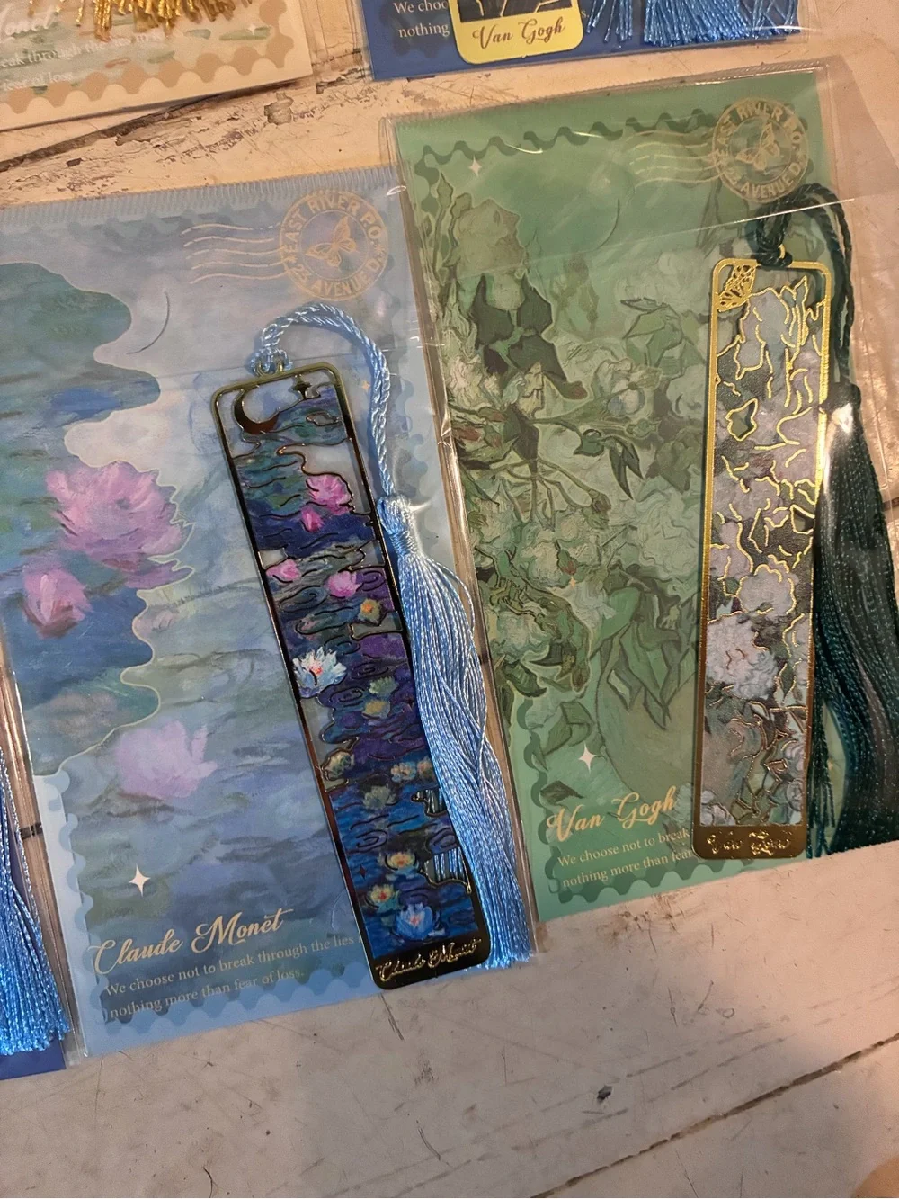 1 Piece Metal Bookmark with Tassel, Golden Hollow Bookmark Oil Painting Theme